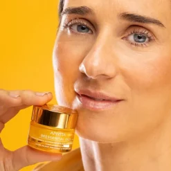 Apivita Beessential Balsamo Notte Rinforzante e Nutriente per Pelle Nutrita e Protetta 15ml