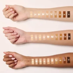 Goovi Skin Tint Fondotinta Idratante Leggero con SPF 15 Colore 07 Chai 30ml